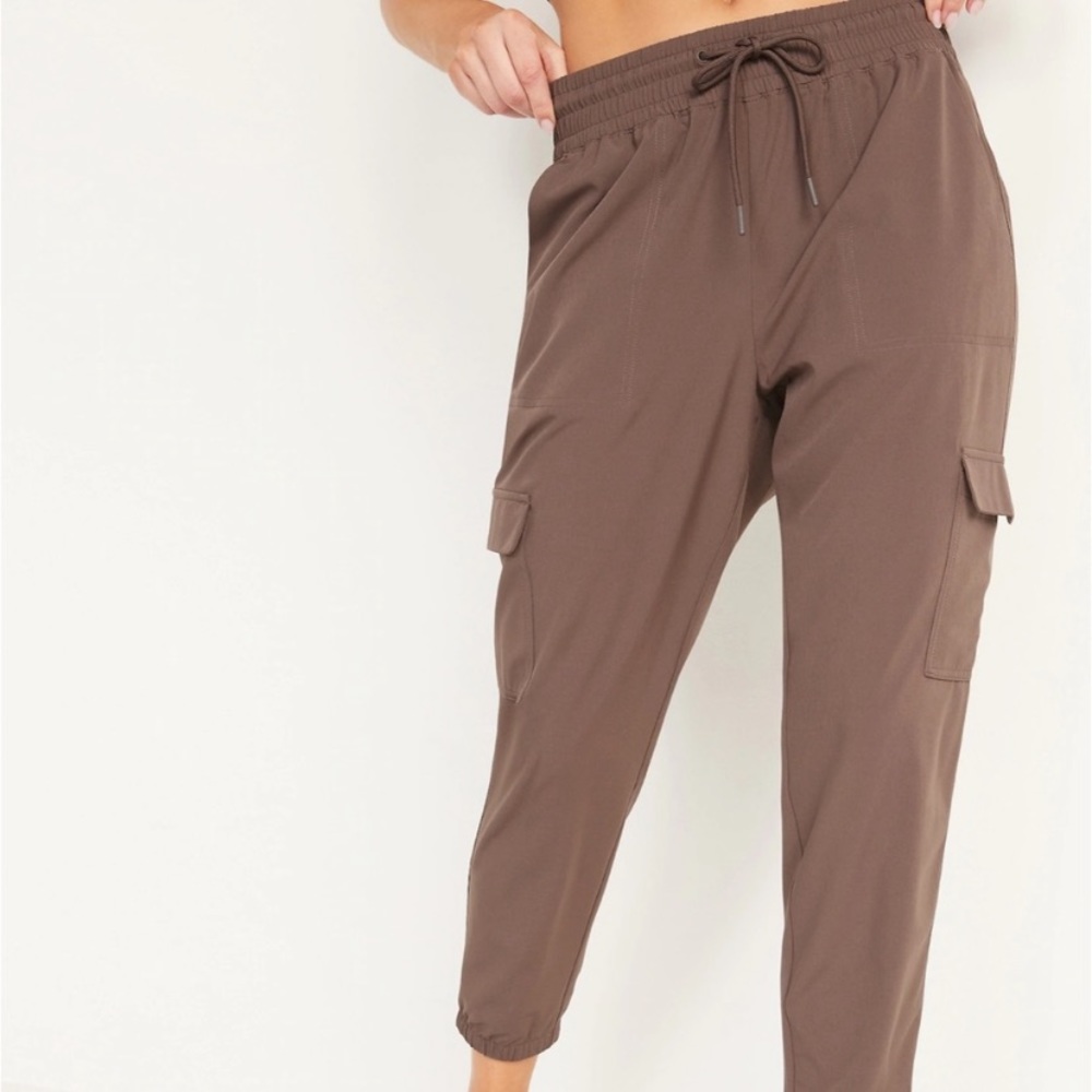 Old Navy Active Stretchtech High Waisted Tan/Brown Cargo Joggers
